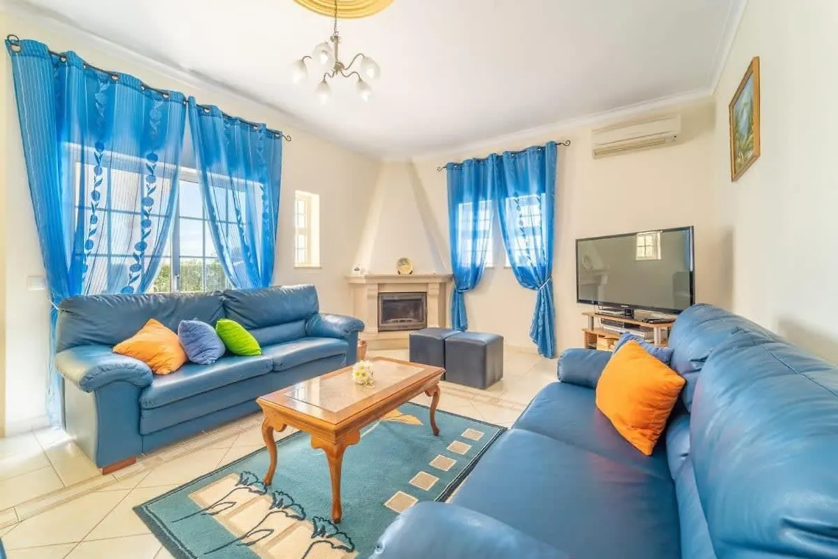 Villa Mina - Large House Sleeps 9, Walk To Beach, Golf And Shops Guia  0*, Guia (Faro)