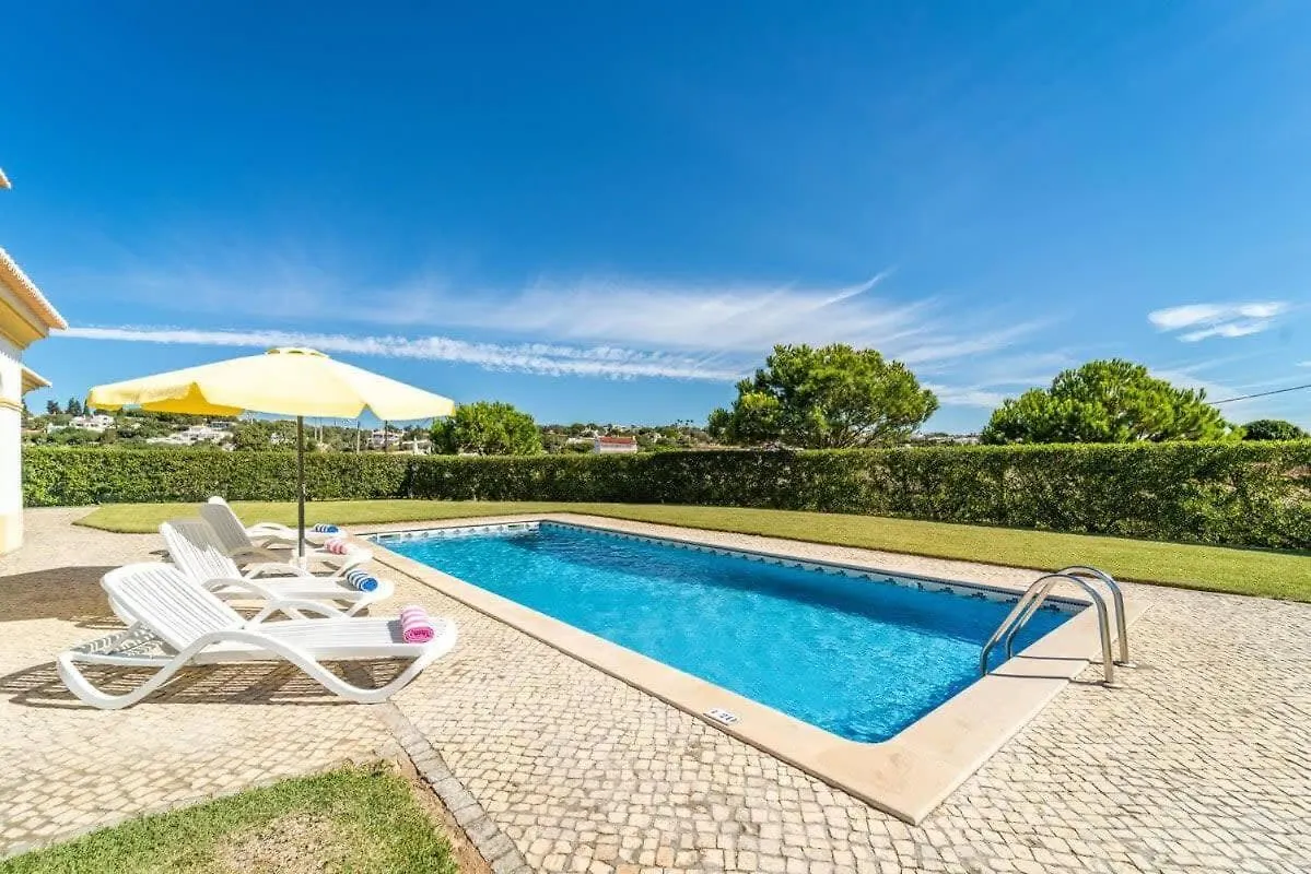 Villa Mina - Large House Sleeps 9, Walk To Beach, Golf And Shops Guia  Guia (Faro)