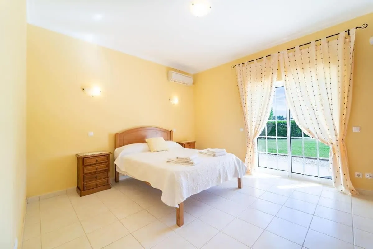 Σπίτι διακοπών Villa Mina - Large House Sleeps 9, Walk To Beach, Golf And Shops Guia  Πορτογαλία